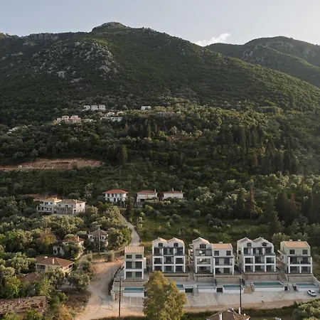 Phos Maisonettes Apartment