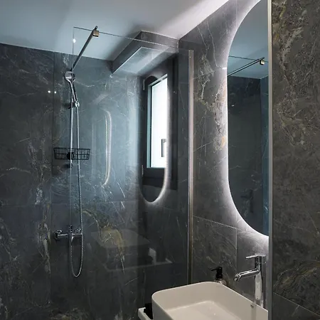 Phos Maisonettes Apartment Nikiana