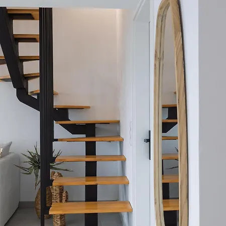 Phos Maisonettes Apartment Nikiana