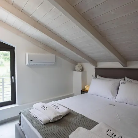 Phos Maisonettes Lefkada Apartmán *