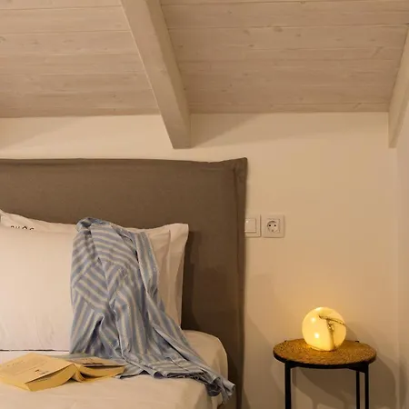 Phos Maisonettes *