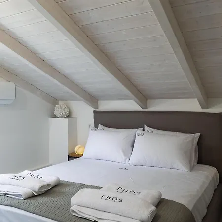 Phos Deluxe Maisonette Nikiana