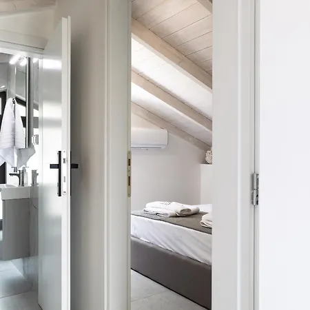 Phos Maisonettes