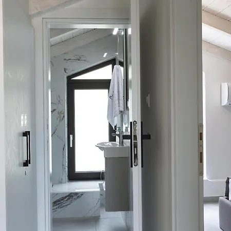 Phos Maisonettes Νικιάνα