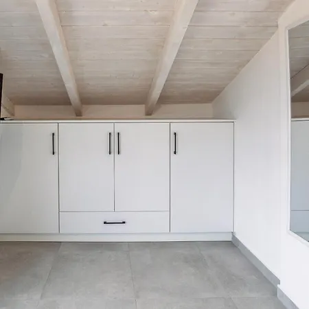 Phos Maisonettes *