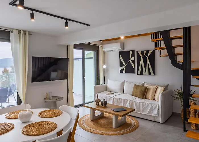 Phos Maisonettes Nikiana