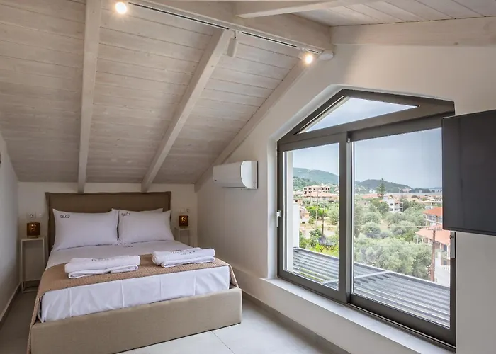 Phos Deluxe Maisonette Apartmán *