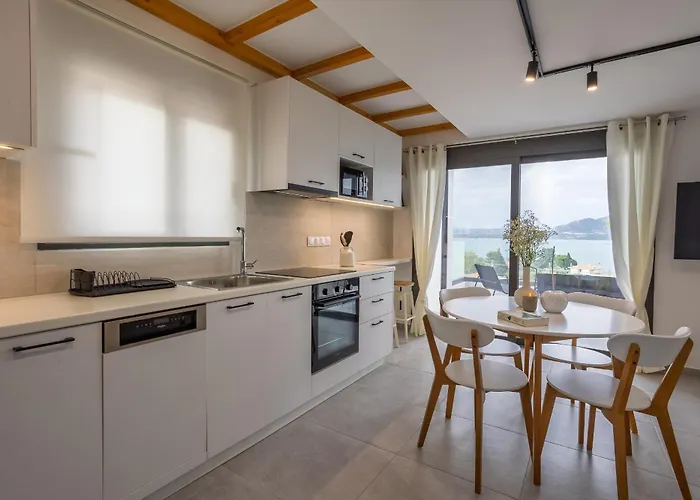 Apartmán Phos Deluxe Maisonette *