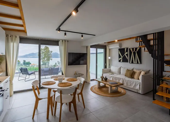 Phos Deluxe Maisonette Apartmán Nikiana