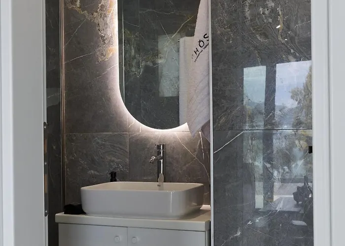 Phos Deluxe Maisonette Nikiana